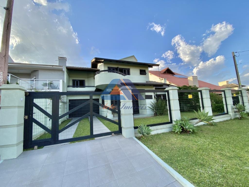 Casa/Sobrado 04 Dormitórios